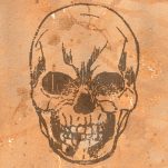 関係の冷え切った熟年夫婦よろしく、家庭内別居を貫き、いっさいの会話を行っていない